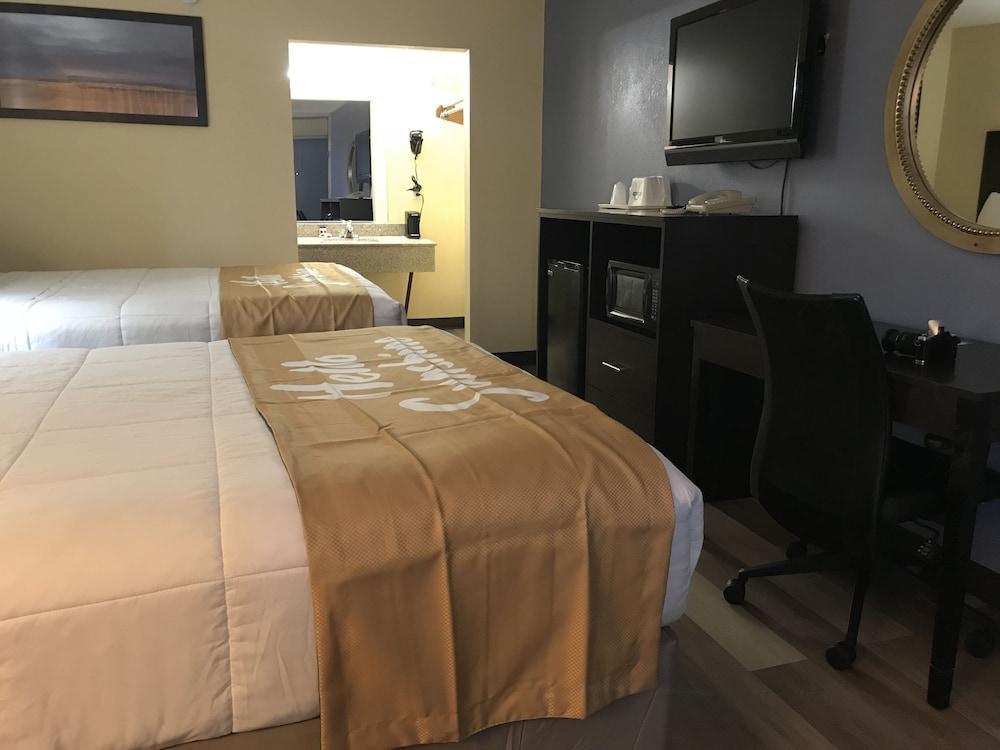 Days Inn By Wyndham Greensboro Airport Luaran gambar