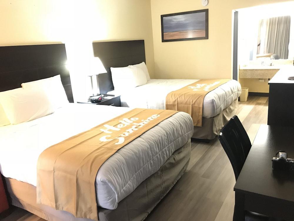 Days Inn By Wyndham Greensboro Airport Luaran gambar