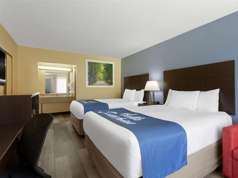 Days Inn By Wyndham Greensboro Airport Luaran gambar