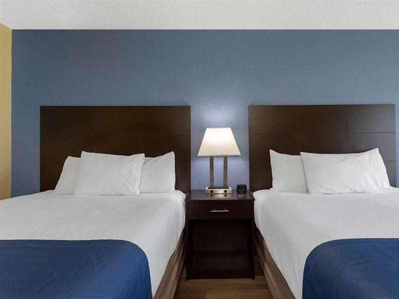 Days Inn By Wyndham Greensboro Airport Luaran gambar