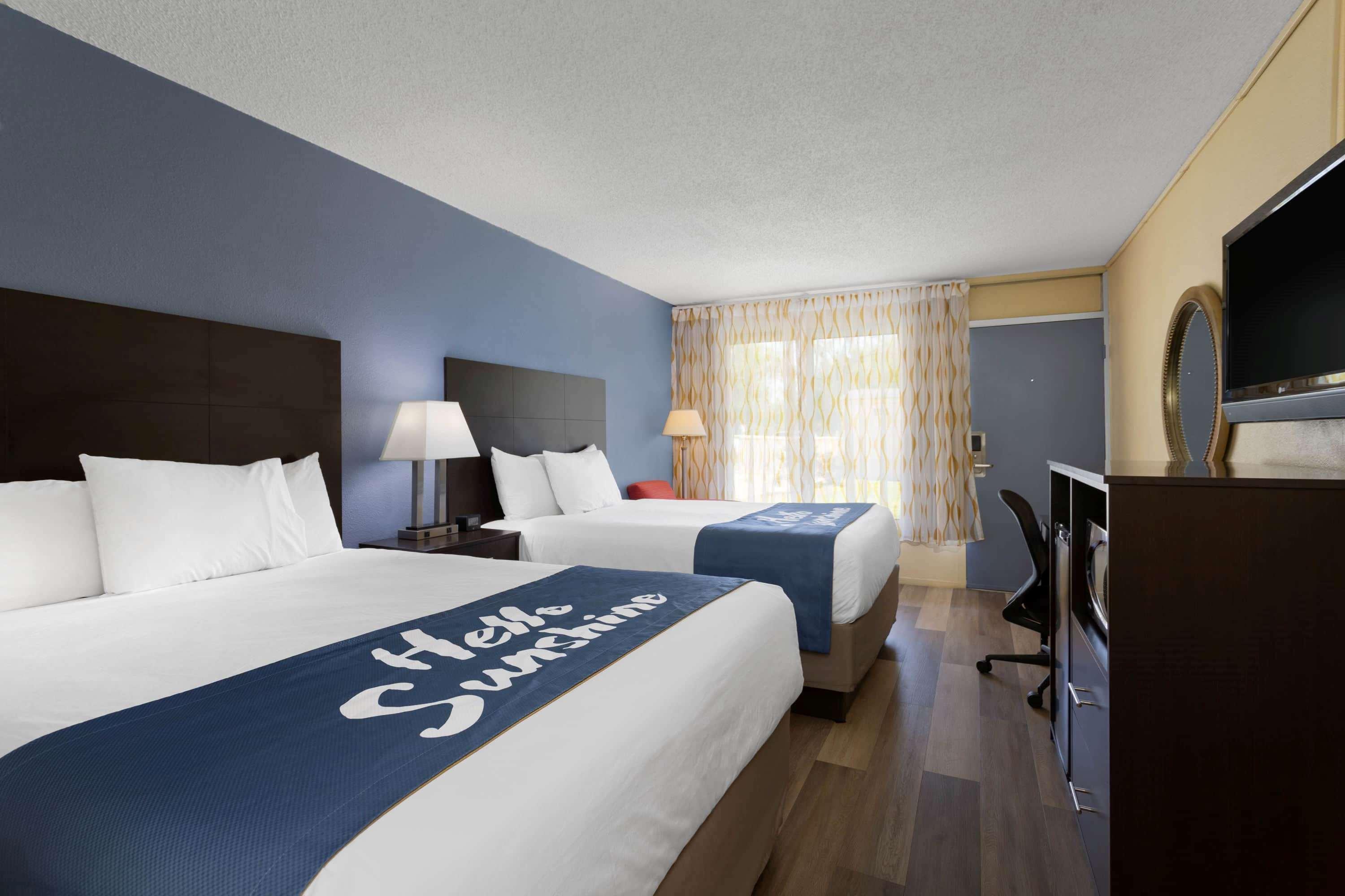 Days Inn By Wyndham Greensboro Airport Luaran gambar