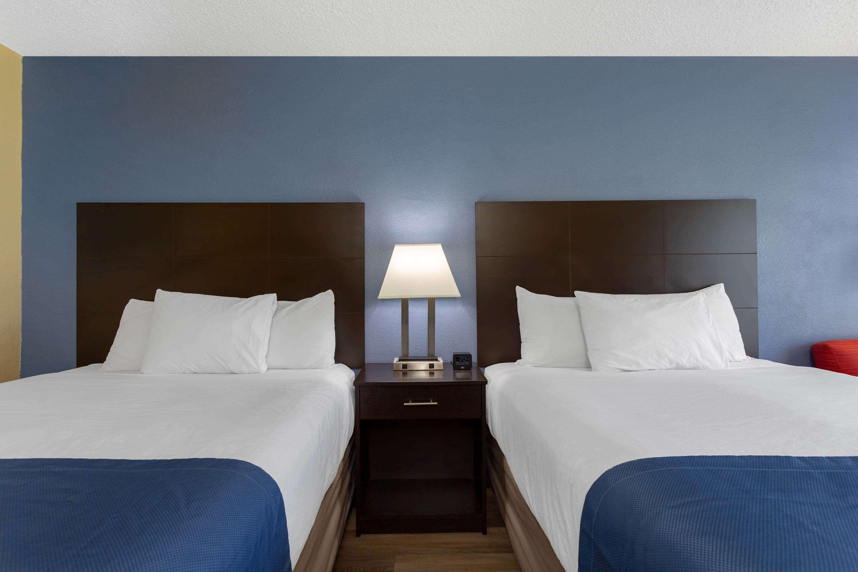 Days Inn By Wyndham Greensboro Airport Luaran gambar