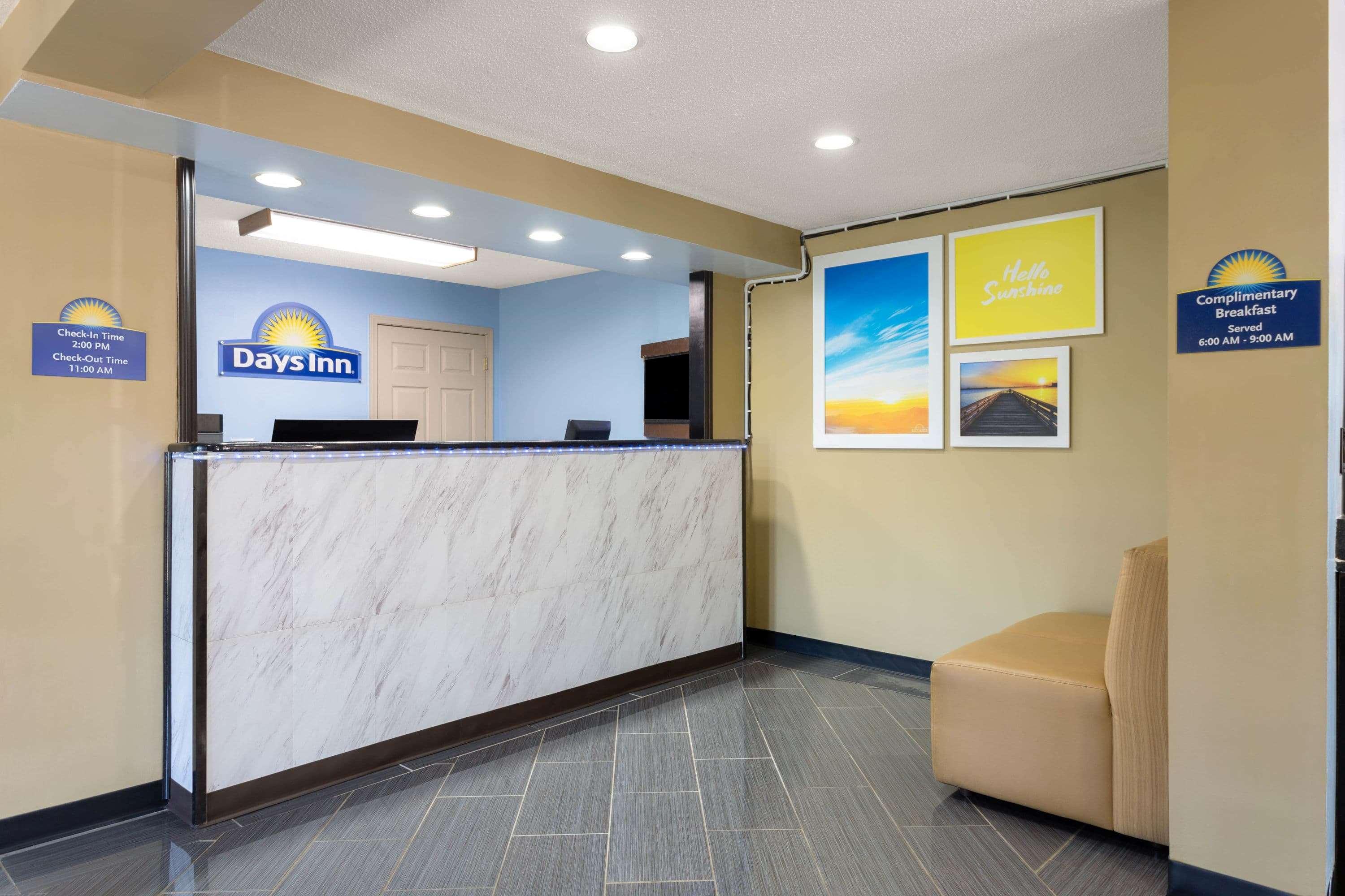 Days Inn By Wyndham Greensboro Airport Luaran gambar
