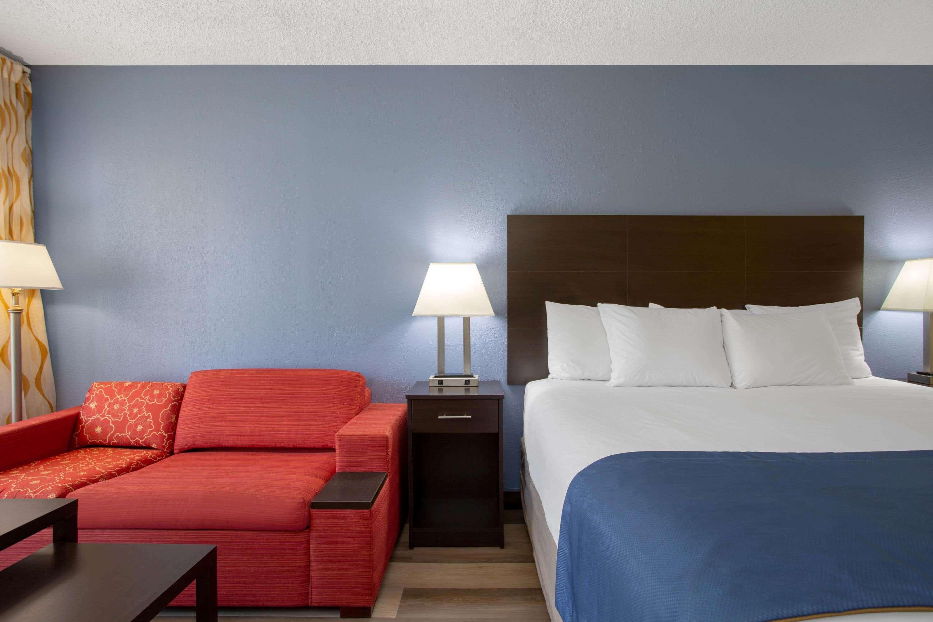 Days Inn By Wyndham Greensboro Airport Luaran gambar