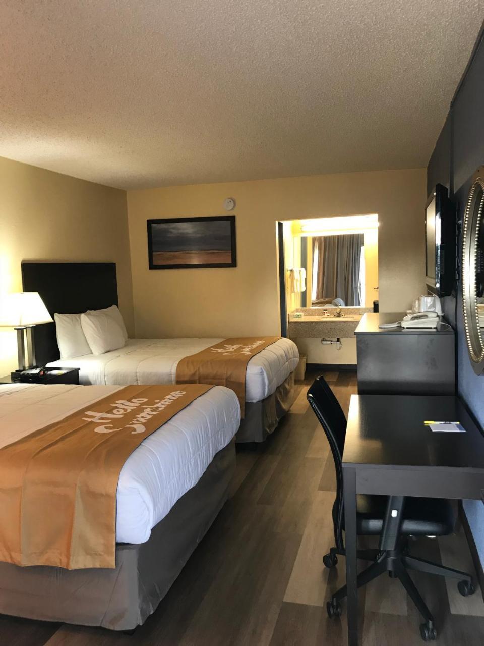 Days Inn By Wyndham Greensboro Airport Luaran gambar