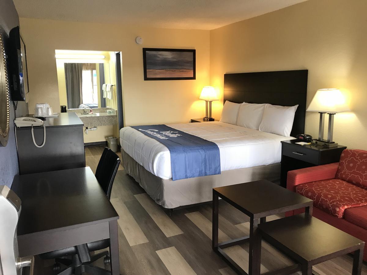 Days Inn By Wyndham Greensboro Airport Luaran gambar